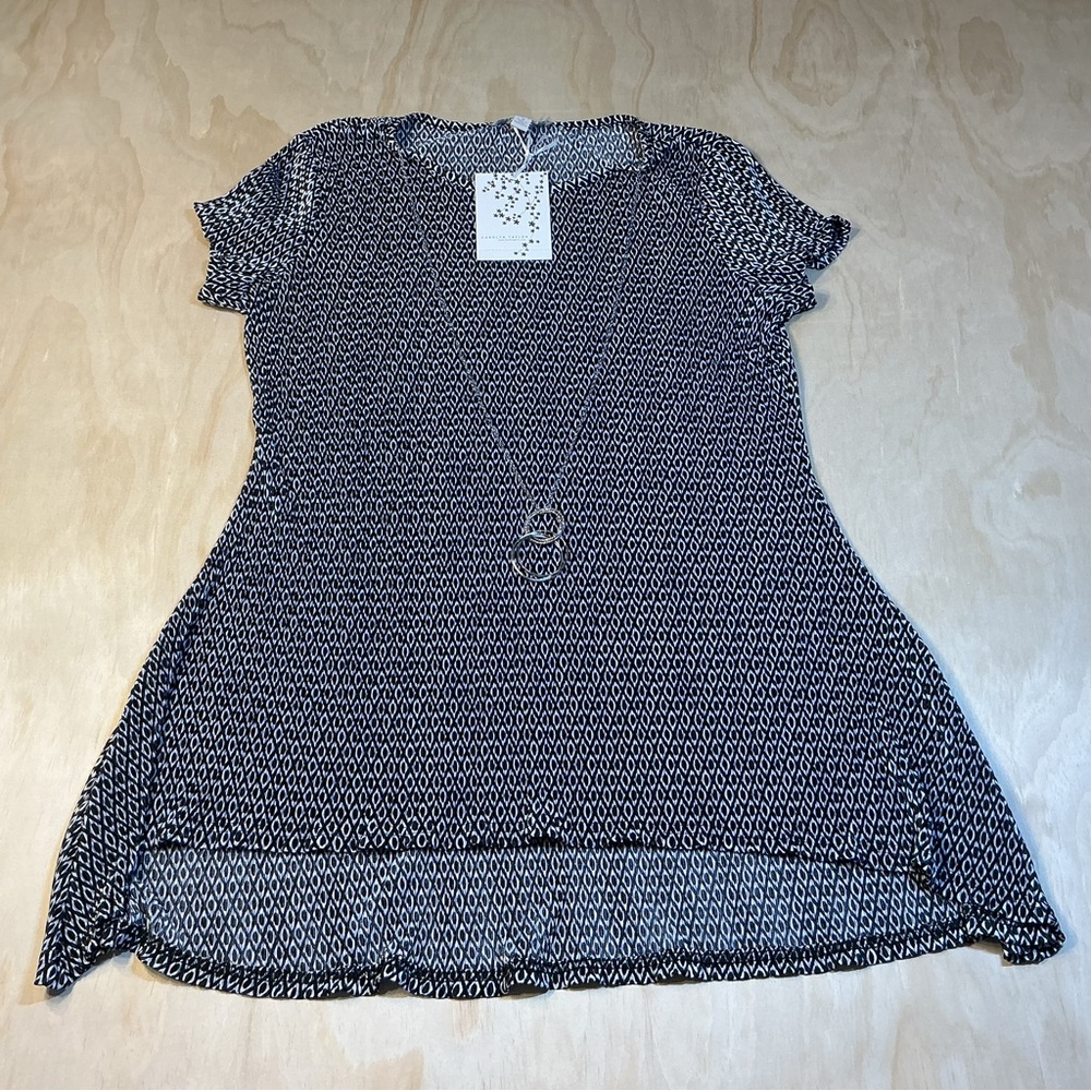 Carolyn Taylor Black and White Geometric Blouse